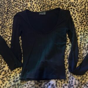whitefox “show you the world” black scoop neck long-sleeve